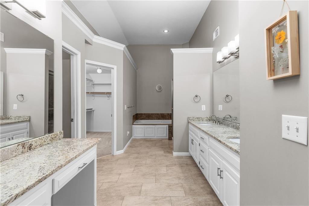 Photo 22 of 41 - 809 SW Springwater Lane