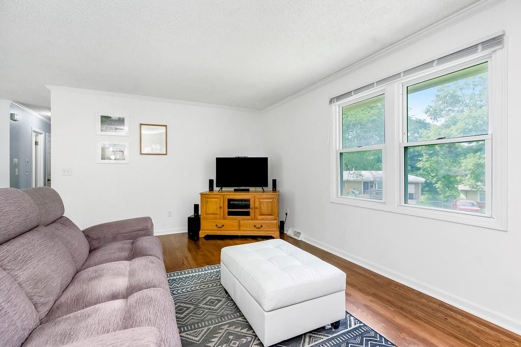 Photo 6 of 23 - 7709 NE 53rd Street