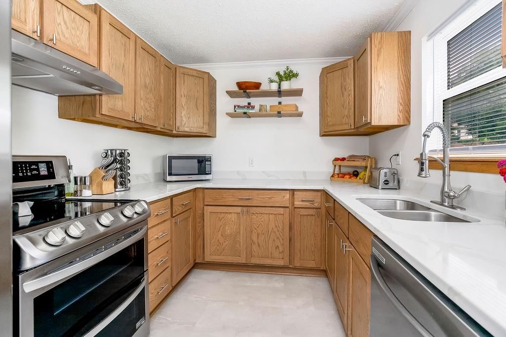 Photo 10 of 23 - 7709 NE 53rd Street