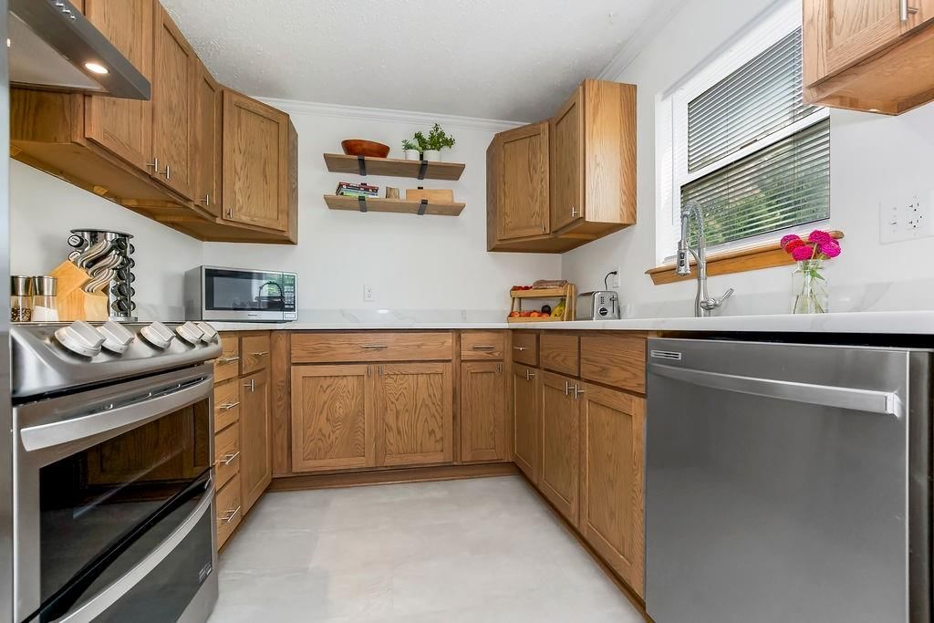 Photo 11 of 23 - 7709 NE 53rd Street