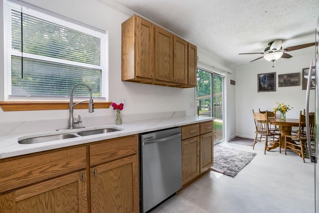 Photo 12 of 23 - 7709 NE 53rd Street