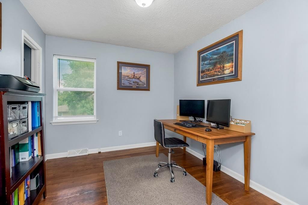 Photo 15 of 23 - 7709 NE 53rd Street