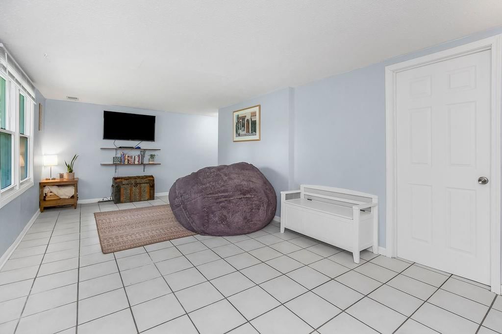 Photo 18 of 23 - 7709 NE 53rd Street