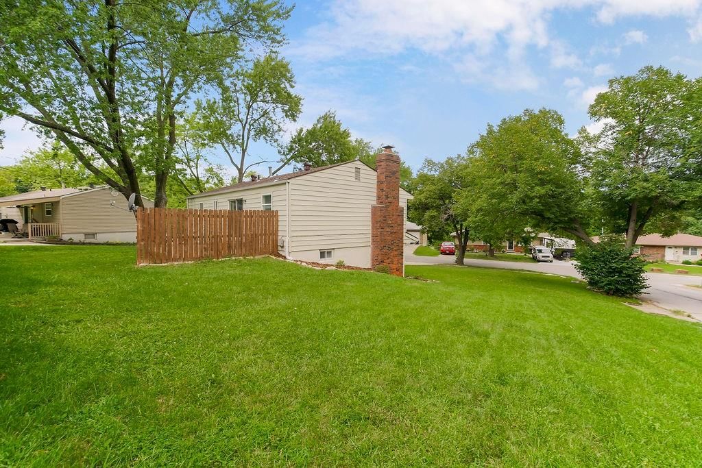 Photo 20 of 23 - 7709 NE 53rd Street