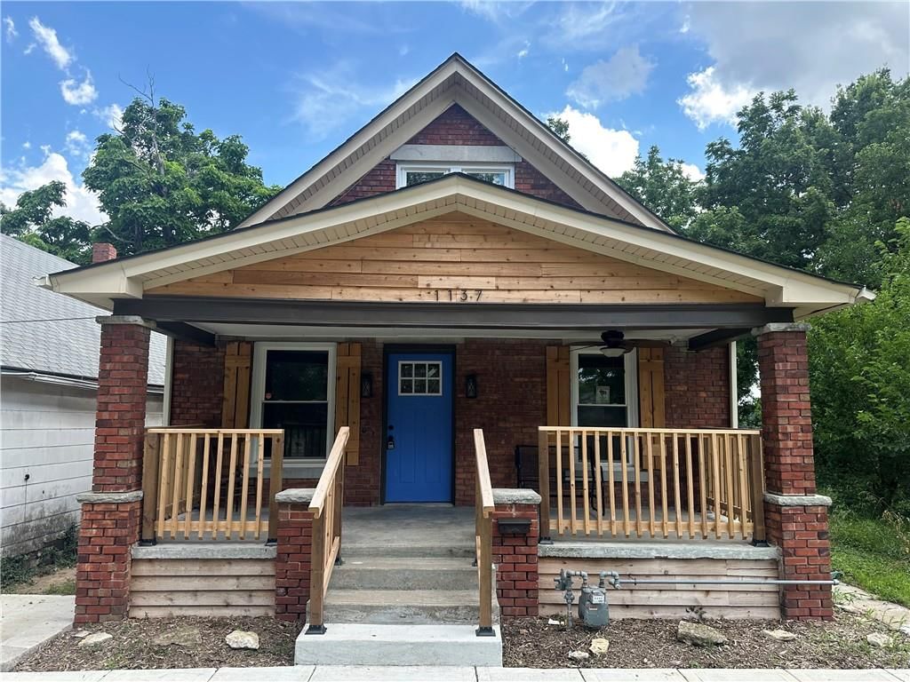 1137 Greeley Avenue — photo 2