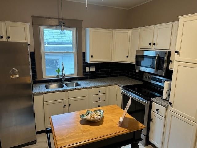 1137 Greeley Avenue — photo 18