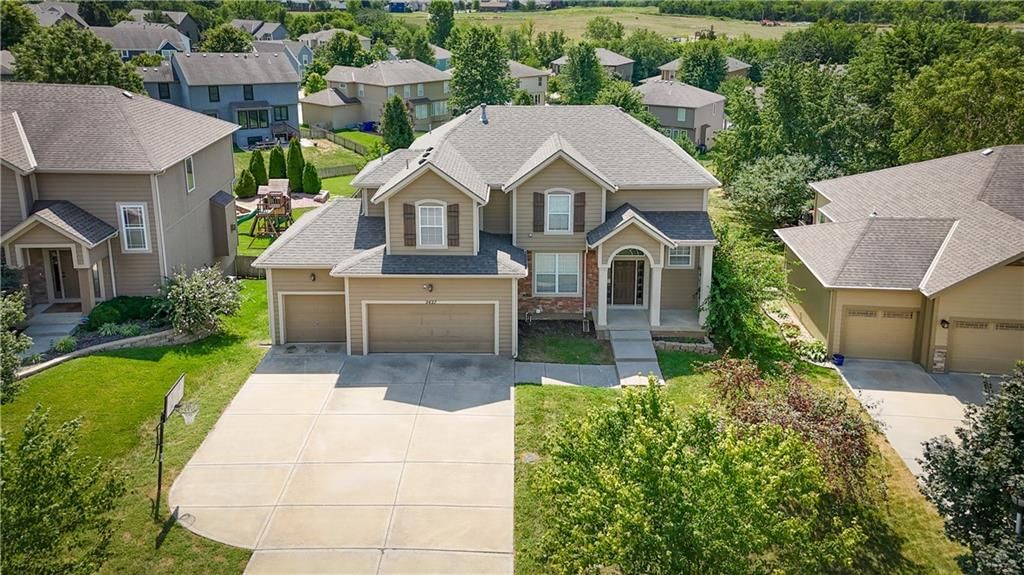 2427 W Fredrickson Drive — photo 3