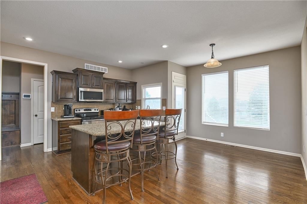 2427 W Fredrickson Drive — photo 9