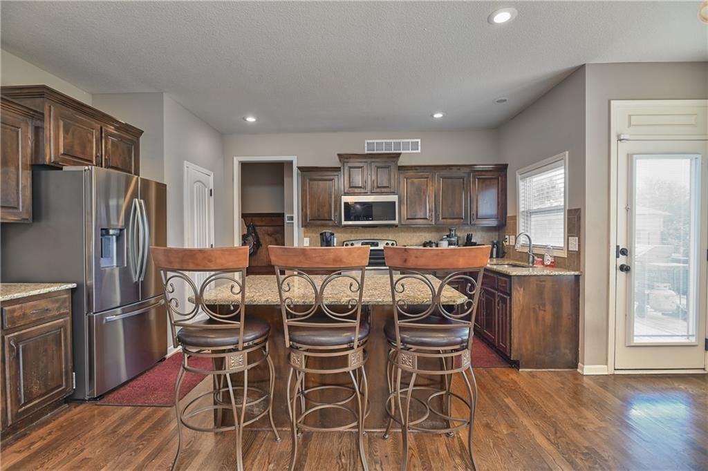 2427 W Fredrickson Drive — photo 10