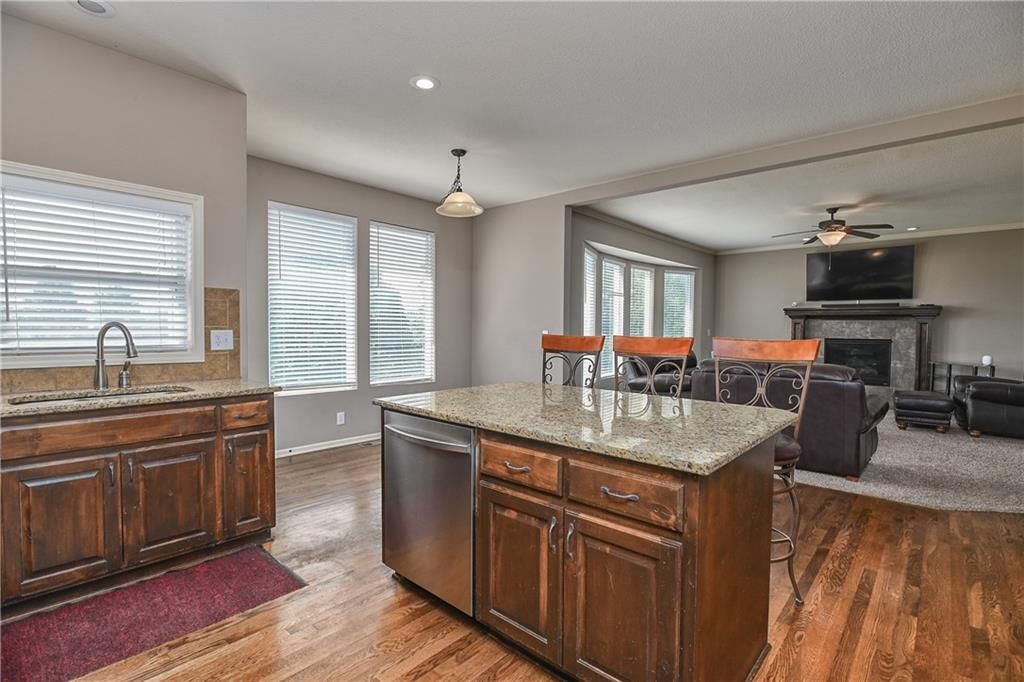 2427 W Fredrickson Drive — photo 12