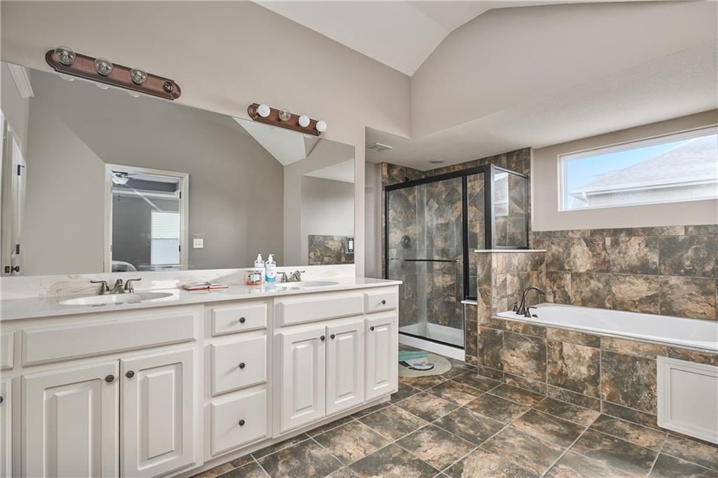 2427 W Fredrickson Drive — photo 16