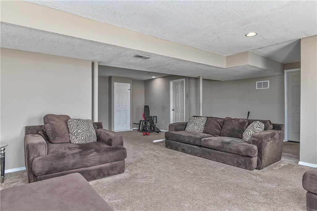 2427 W Fredrickson Drive — photo 23
