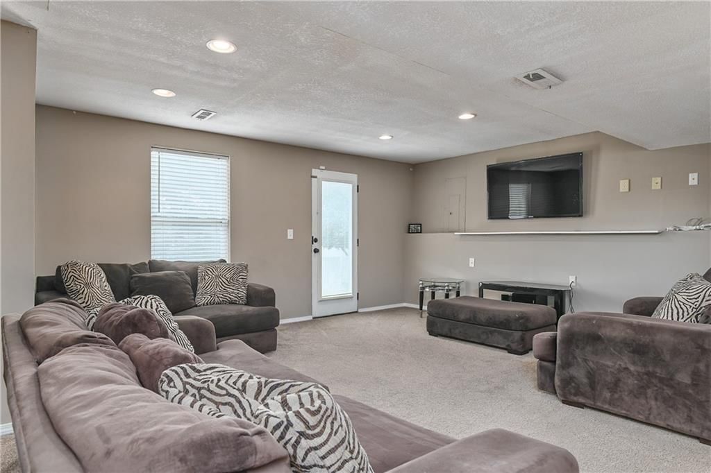 2427 W Fredrickson Drive — photo 26