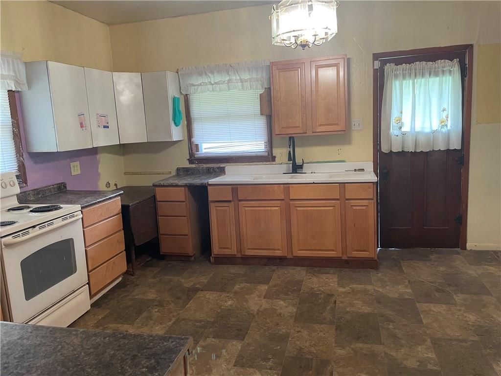202 W Poplar Street — photo 4