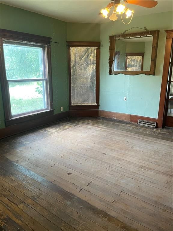 202 W Poplar Street — photo 8