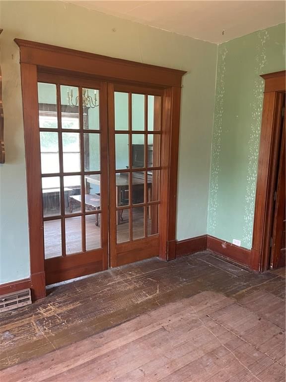 202 W Poplar Street — photo 9