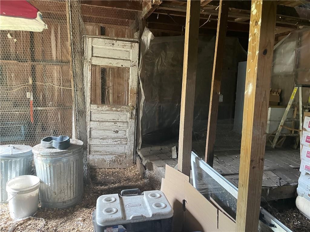 202 W Poplar Street — photo 20
