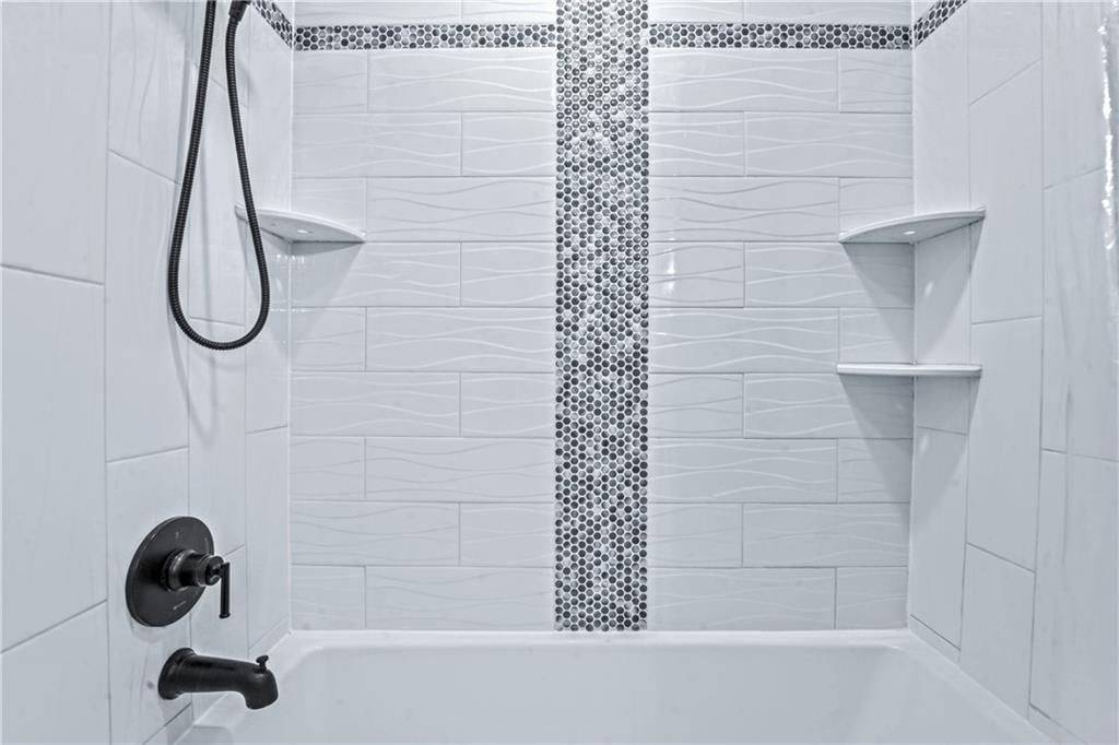 Photo 18 of 38 - 5804 NE Buttonwood Tree Lane