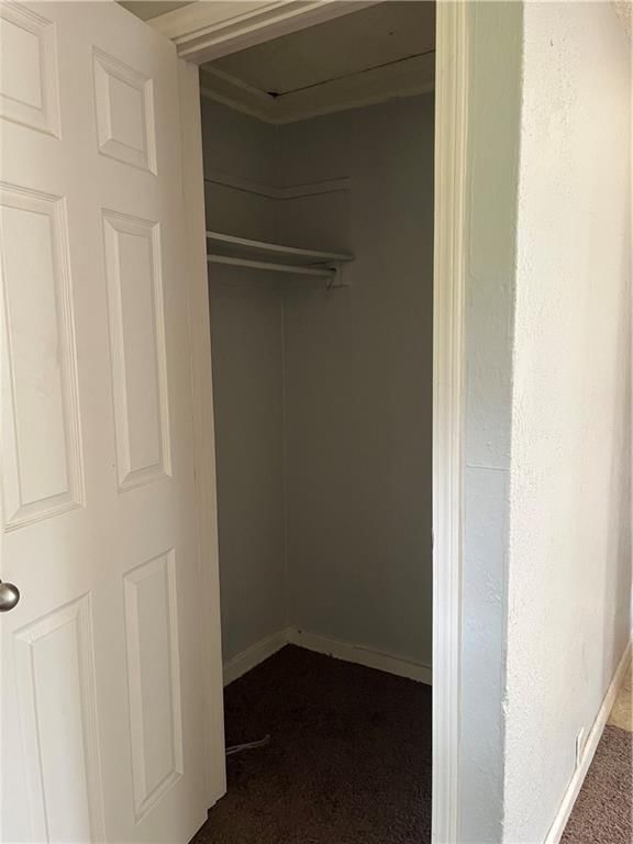 Photo 7 of 11 - 905 W Linden Avenue