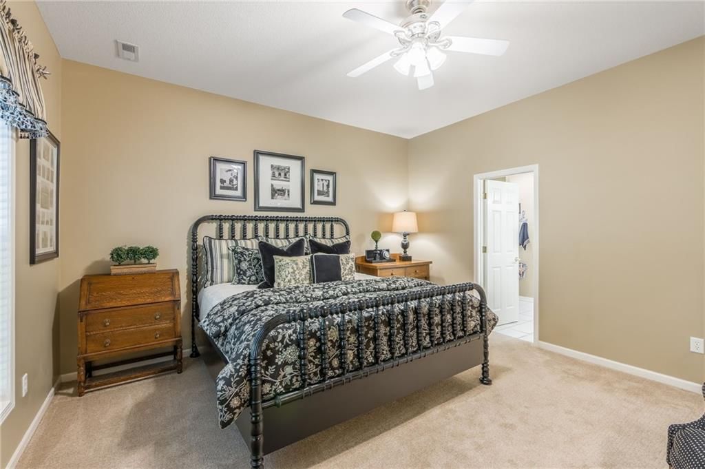 8211 NW High Point Drive — photo 35