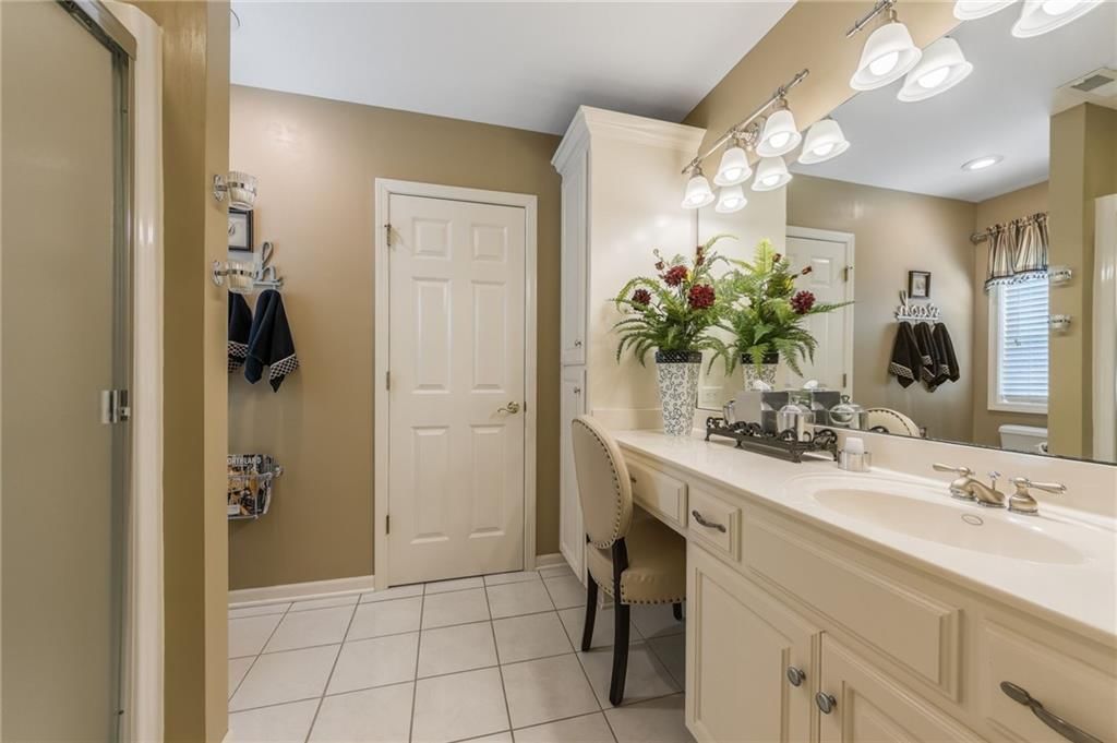 8211 NW High Point Drive — photo 37