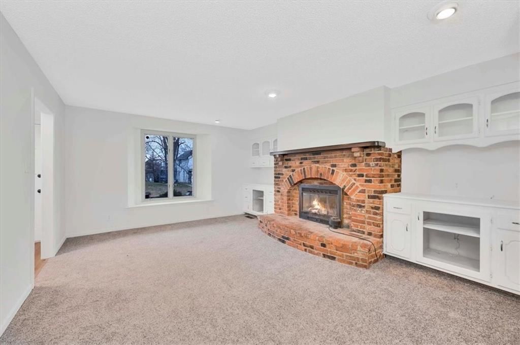 Photo 5 of 32 - 559 Prospect Street