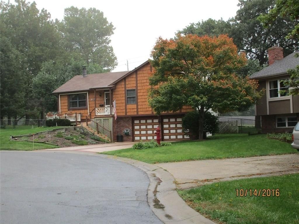 Photo 3 of 40 - 519 Trevis Avenue