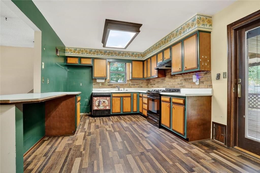Photo 6 of 40 - 519 Trevis Avenue