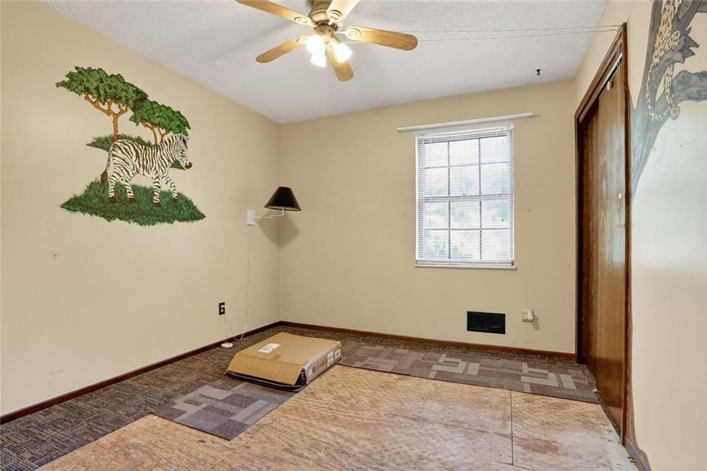 Photo 8 of 40 - 519 Trevis Avenue
