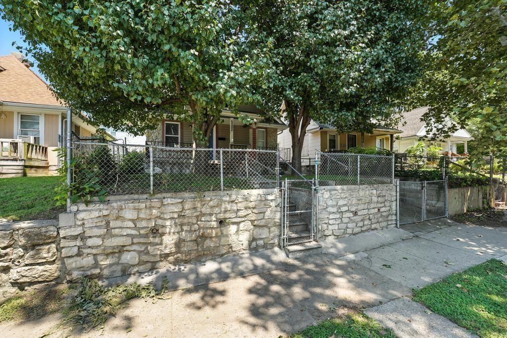 Photo 6 of 48 - 5202 Saida Avenue