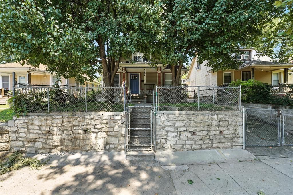 Photo 8 of 48 - 5202 Saida Avenue