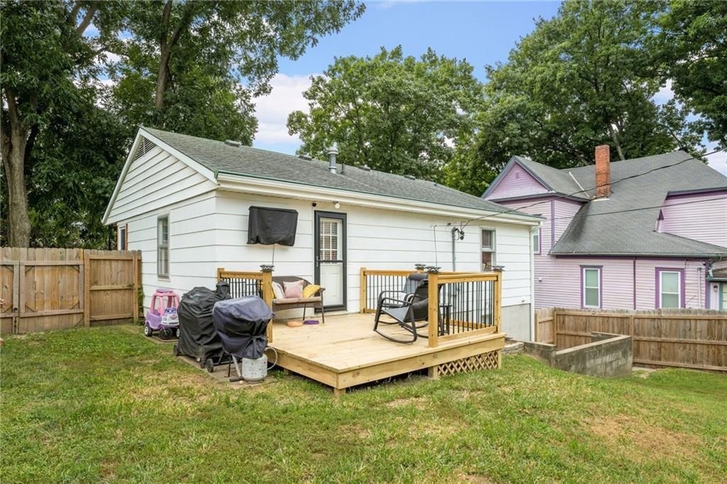 Photo 5 of 37 - 304 Paxton Street