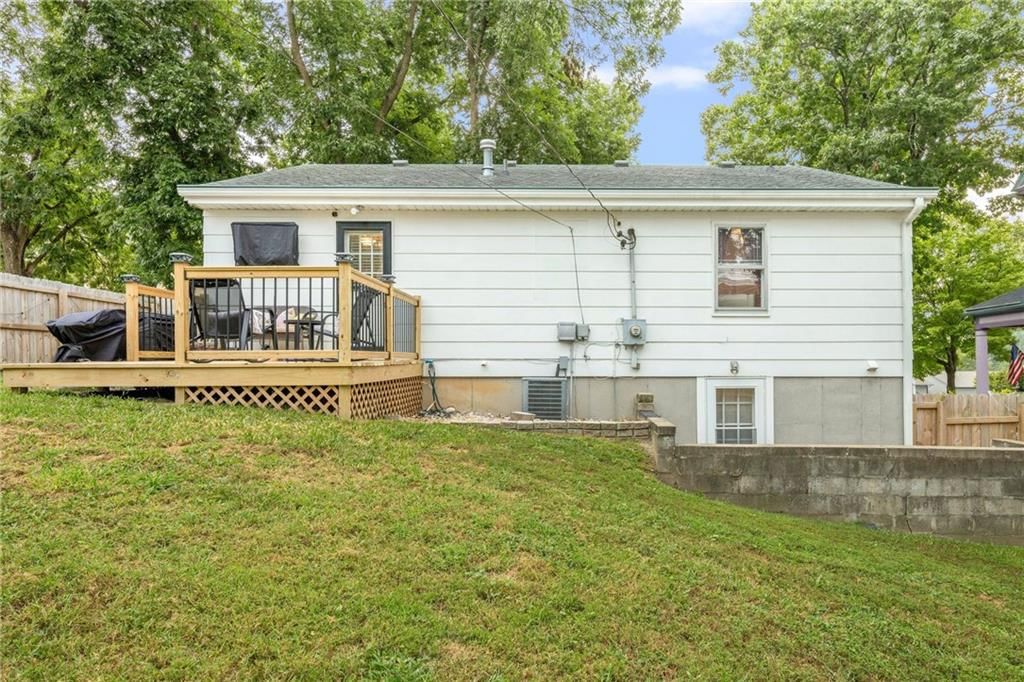 Photo 6 of 37 - 304 Paxton Street