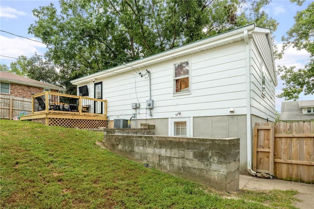 Photo 7 of 37 - 304 Paxton Street