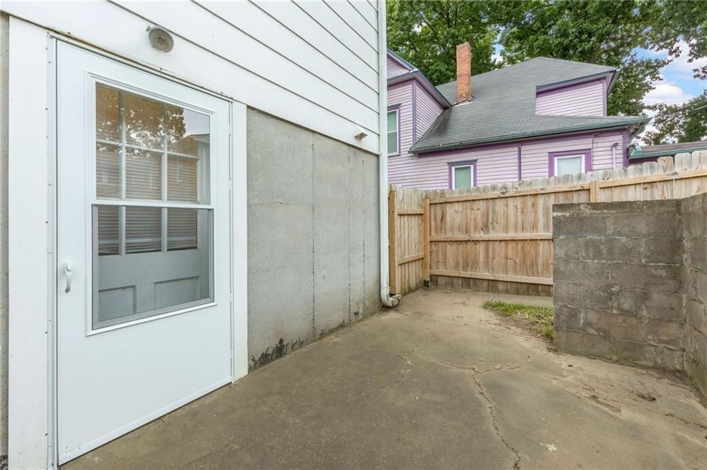Photo 11 of 37 - 304 Paxton Street