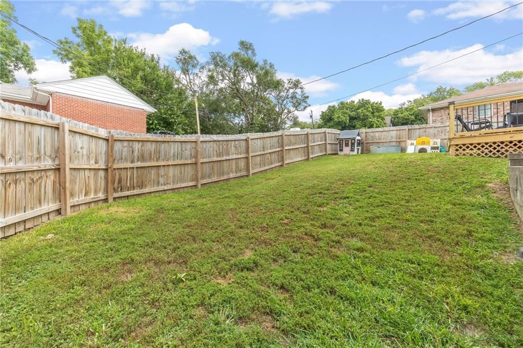 Photo 12 of 37 - 304 Paxton Street