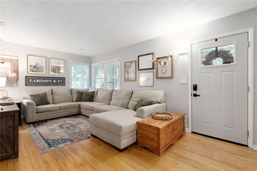 Photo 15 of 37 - 304 Paxton Street