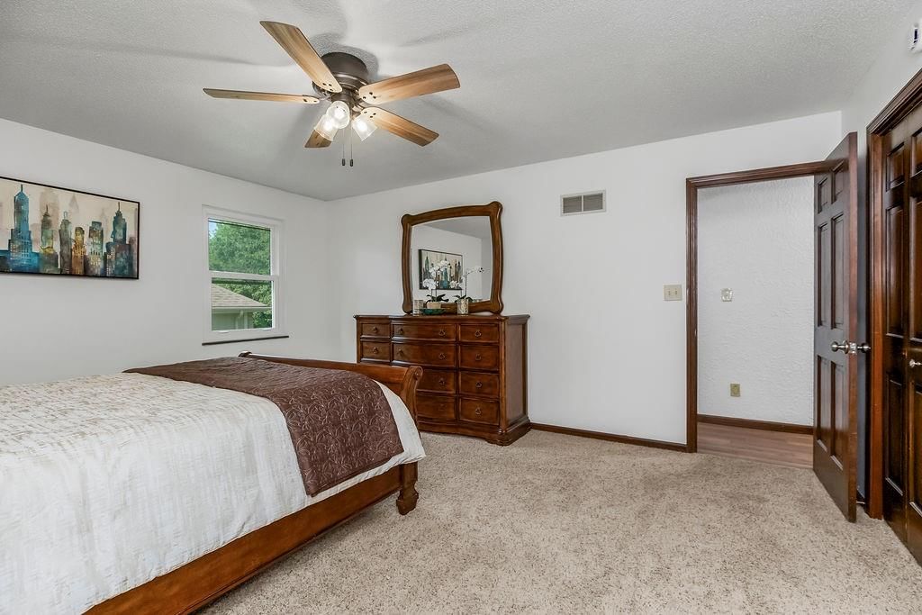 Photo 12 of 32 - 1512 SW 14th Street