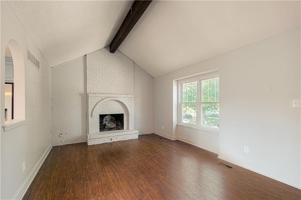 Photo 6 of 25 - 3131 S 47th Terrace