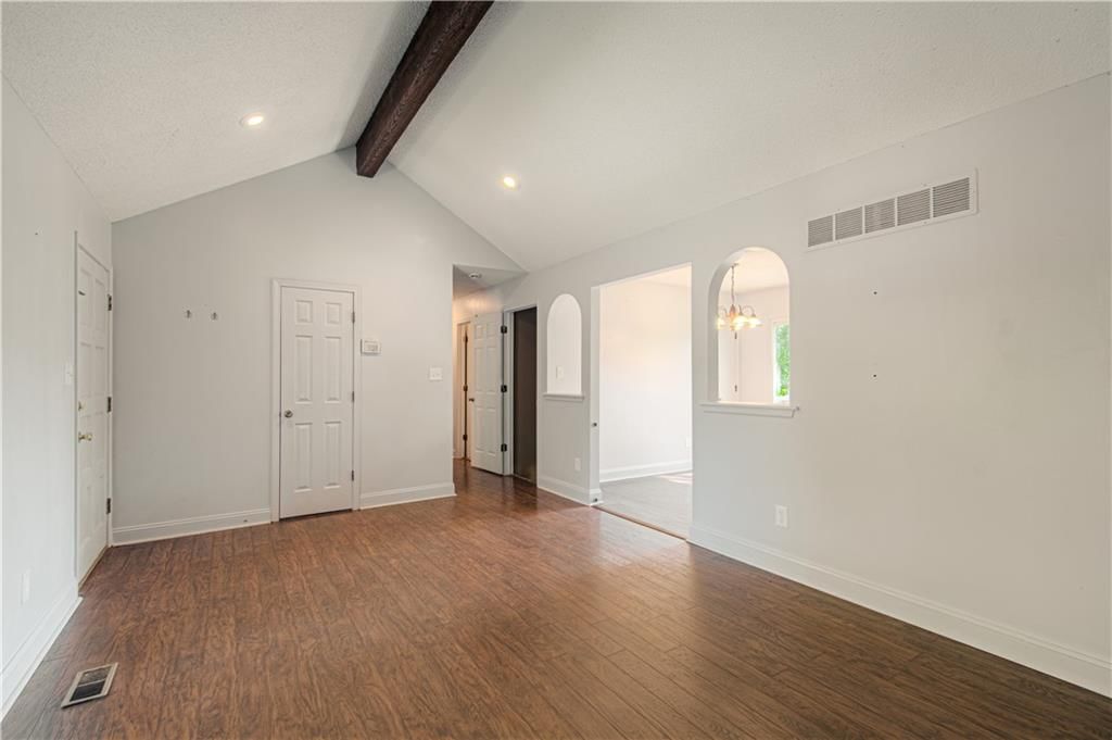 Photo 7 of 25 - 3131 S 47th Terrace