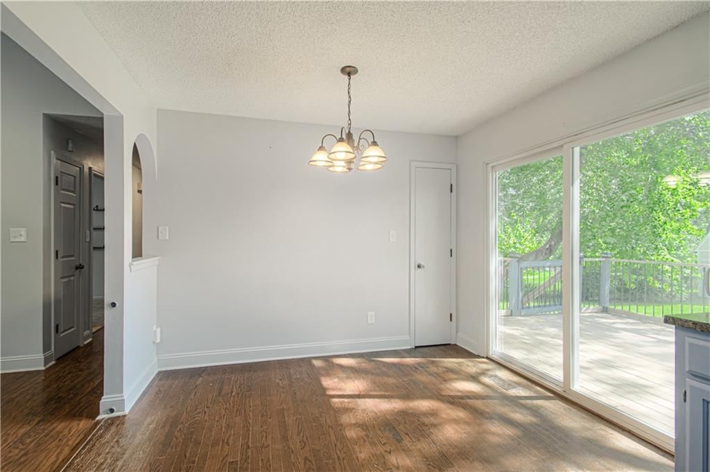 Photo 11 of 25 - 3131 S 47th Terrace