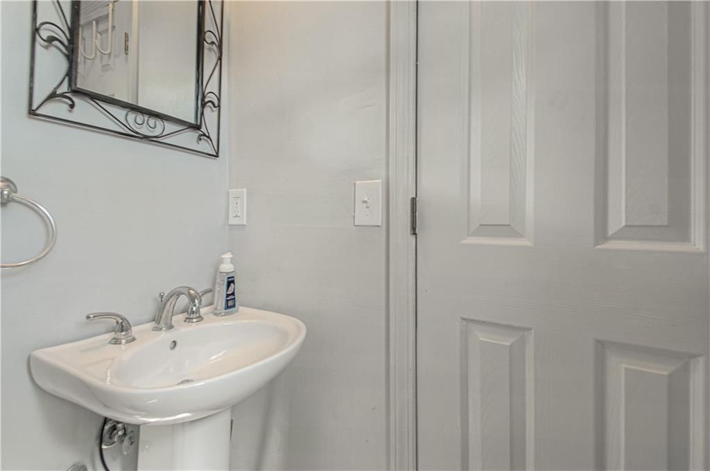 Photo 14 of 25 - 3131 S 47th Terrace