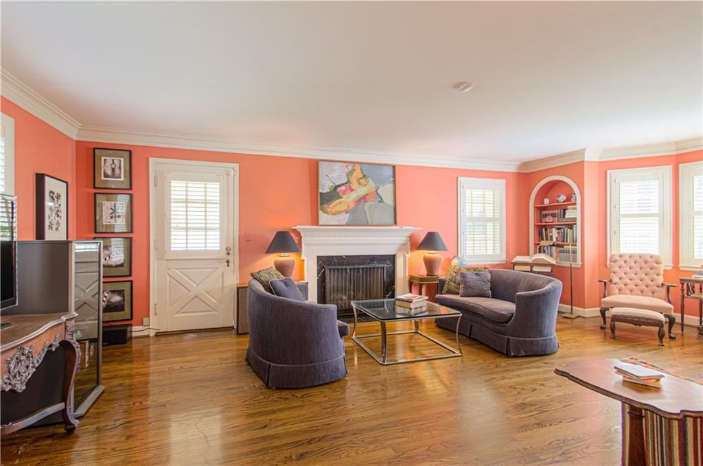 Photo 7 of 46 - 619 W 67th Terrace