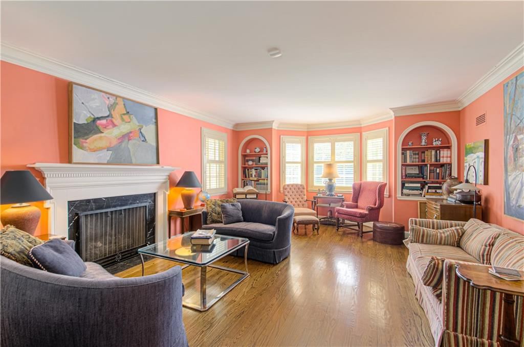 Photo 8 of 46 - 619 W 67th Terrace