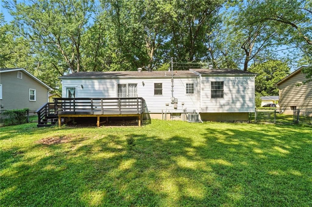 109 SE Brentwood Drive — photo 16