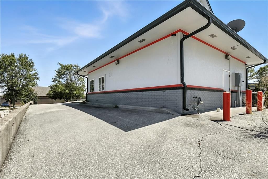 700 N Country Avenue — photo 7