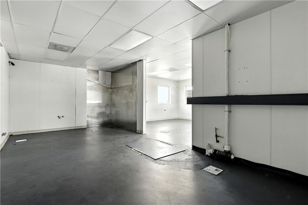 700 N Country Avenue — photo 13
