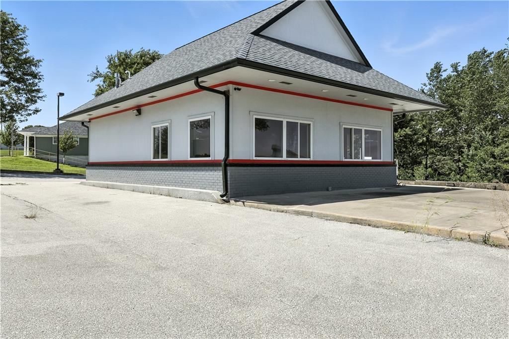 700 N Country Avenue — photo 15