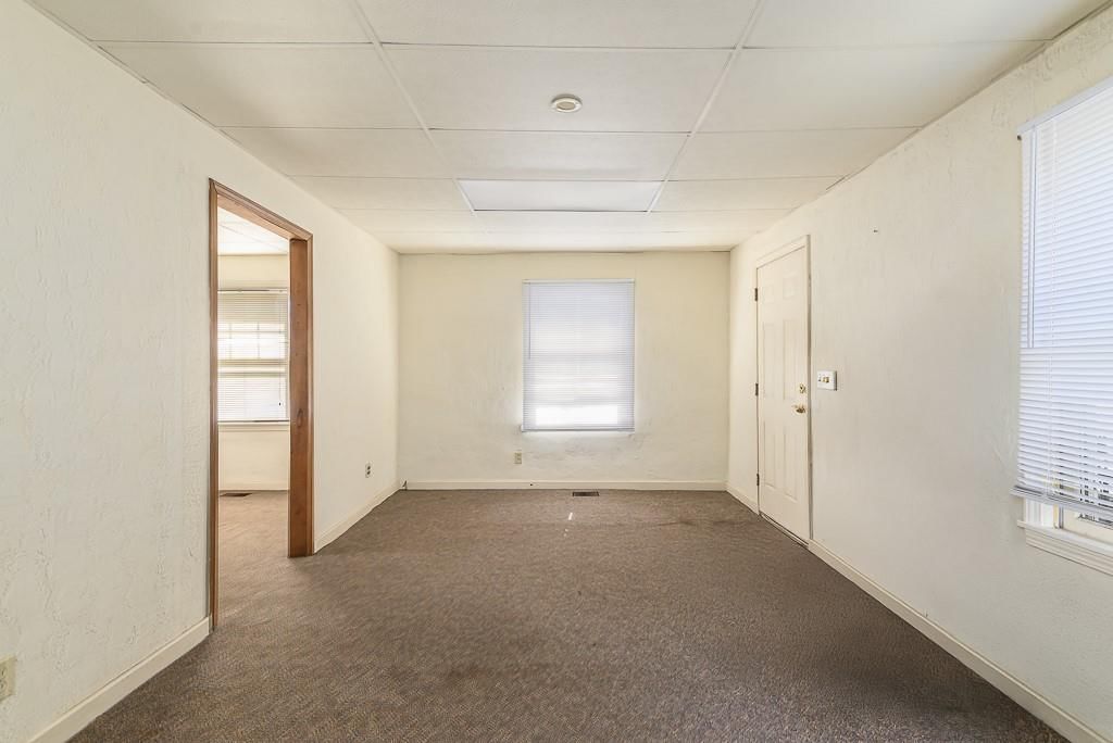 Photo 5 of 16 - 931 S 11th Street