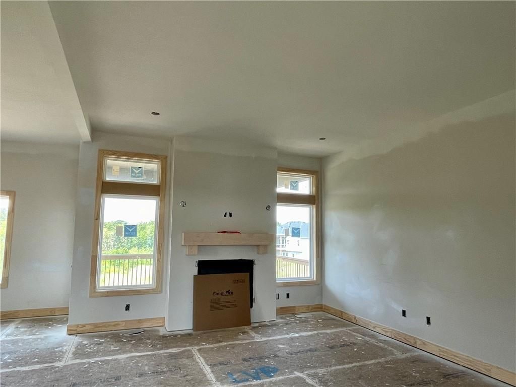 12146 N Tracy Avenue — photo 2